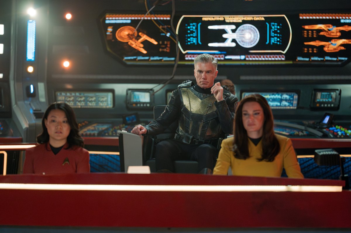 El capitán Pike y la ‘Enterprise’ contra Donald Trump