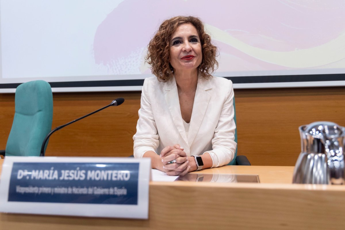 El Gobierno limita el FLA y espolea a las comunidades a financiarse en los mercados