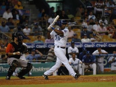 José Offerman Al Pabellón De La Fama Del Deporte Dominicano