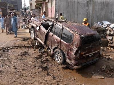 Reportan Que Equipo De Rescate Busca Víctimas Bajo Escombros Por Lluvias Monzónicas