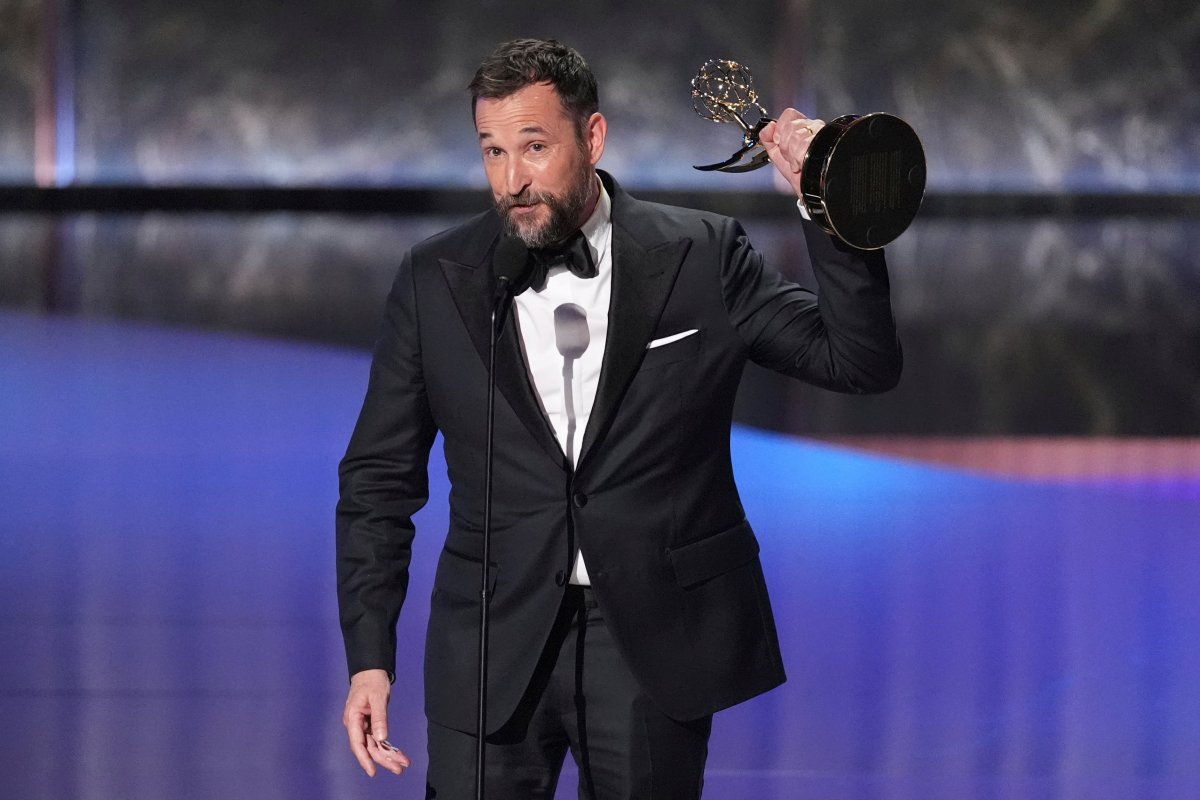 Emmy 2025: ‘The Pitt’, ‘Adolescencia’ y ‘The Studio’ triunfan en una gala sosa y con Bardem como casi único toque político