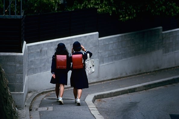La Curiosa Historia De La ‘Randoseru’, La Mochila De Cientos De Euros Que Llevan Todos Los Niños En Japón