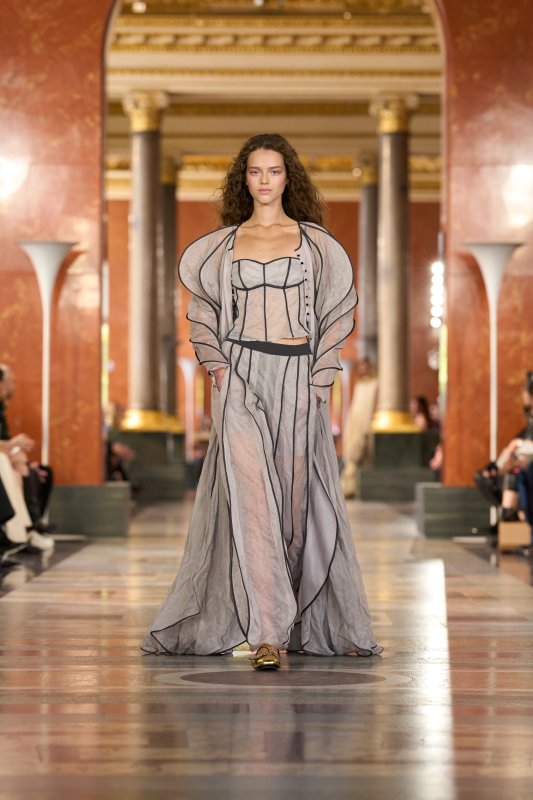 Actualidad: Reportan Que Louis Vuitton, Un Canto A La Intimidad