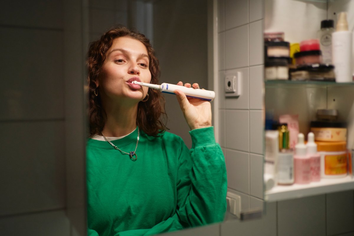 La Era Del Cepillo De Dientes Sónico: ¿Limpia Óptimo Uno Eléctrico O Uno Manual?