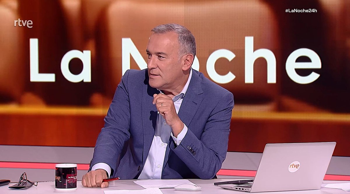 Se Confirma: Esperando A Los Bárbaros