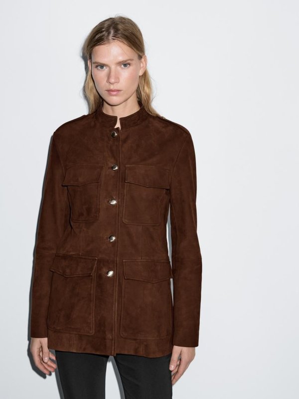 Del ‘low cost’ al lujo: la chaqueta de ante, el básico indiscutible del otoño