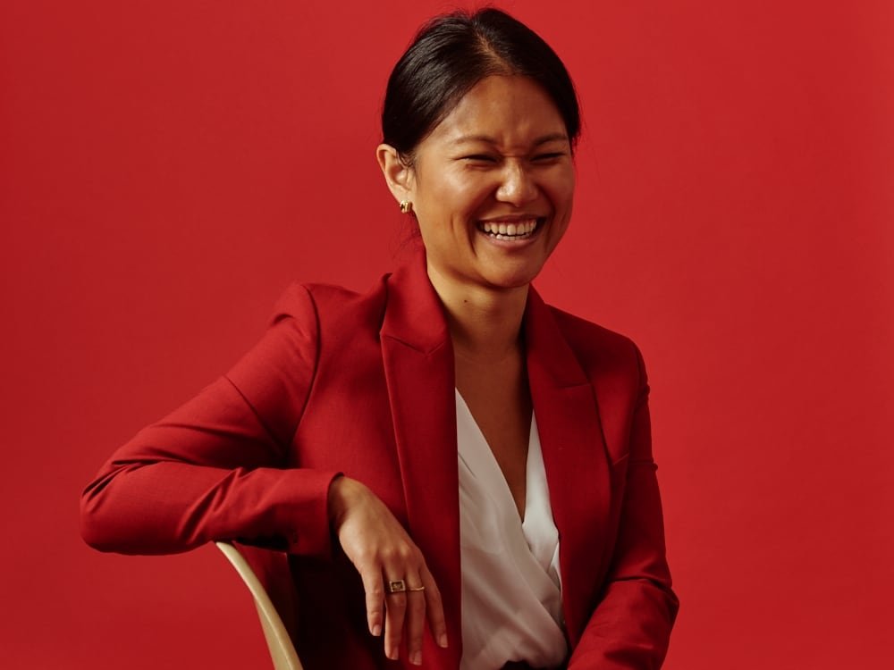 Karen Hao, Periodista: “Las Tácticas De Las Grandes Tecnológicas Son Las Mismas Que Las De Los Imperios De Antaño”