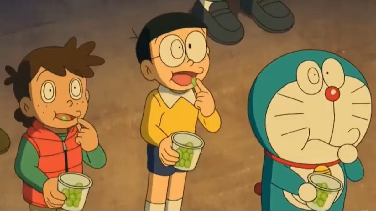 Doraemon se come las uvas en la Puerta del Sol en un capítulo especial: “¡En vez de fideos coméis uvas!”