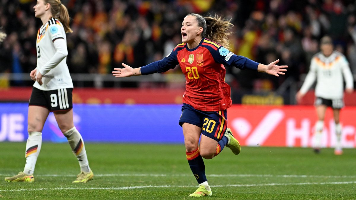 España - Alemania en directo | Vicky López hace el segundo de España tras el gol de Claudia Pina