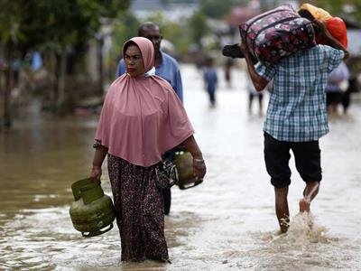 Inundaciones En Indonesia Dejan Más De 800 Muertos Y 600 Desaparecidos