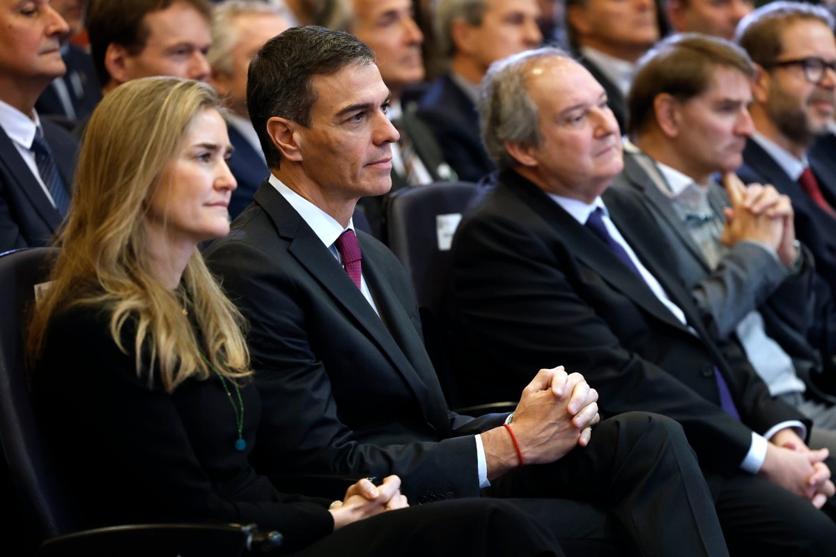 El Gobierno Duplica Las Ayudas A Los Coches Eléctricos Hasta Los 800 Millones Y La Mitad Será Para La Lista De Espera Del Moves