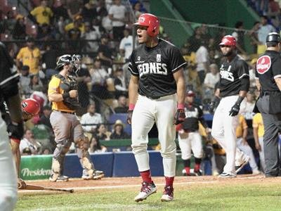 Leones Del Escogido: Jonrón Pedro Severino Permite Remontada
