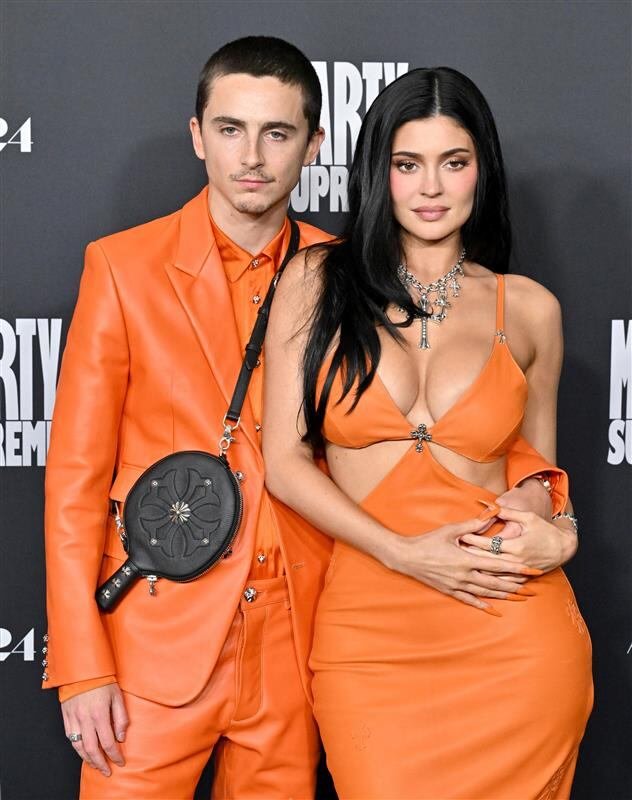 Timothée Chalamet Y Kyle Jenner: La Imparable Obsesión De Las Parejas Famosas Por Vestir Igual