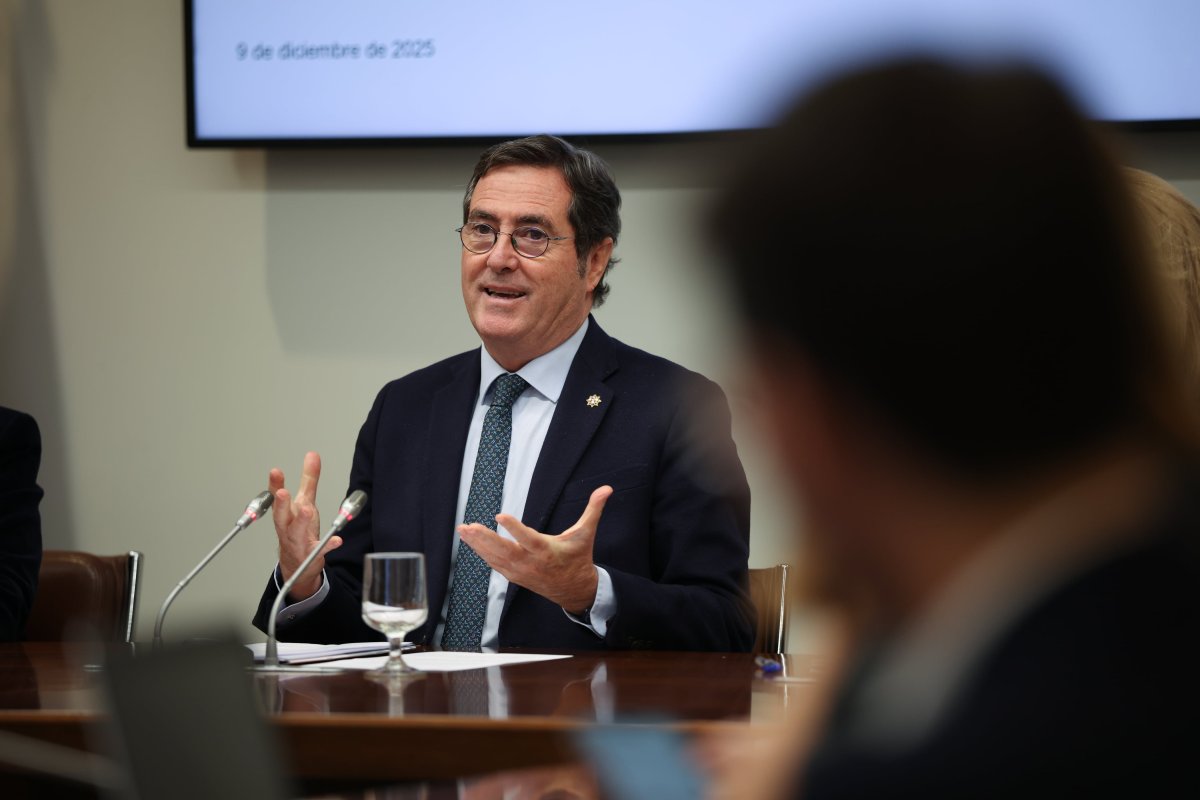 La patronal propone subir el salario mínimo un 1,5% en 2026, por debajo de la inflación de este año