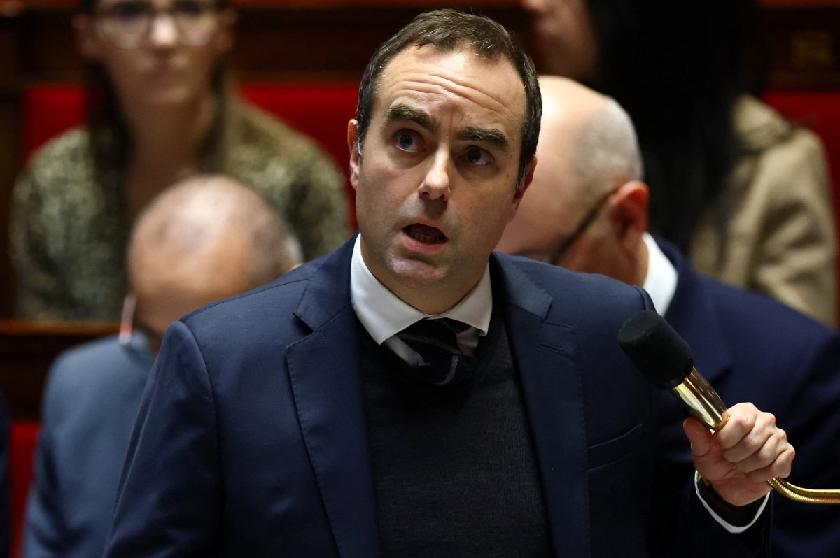 Lecornu supera la primera votación del presupuesto de Francia y mantiene con vida a su Ejecutivo