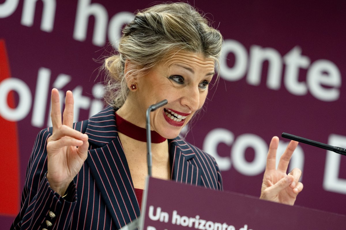 Díaz acelera la norma para evitar que las empresas absorban la subida del salario mínimo con la eliminación de pluses