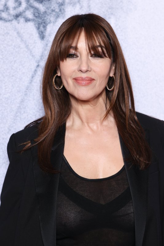 Breaking: Monica Bellucci, De Negro Y Con Transparencias Para Homenajear Al Cine En París