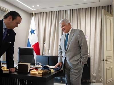 Presidente de Panamá llama a Kast para desearle "lo mejor" en Chile