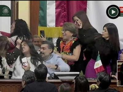 Diputadas pelean a golpes y jalones de pelo en Ciudad de México