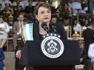 Honduras: Xiomara Castro advierte de "golpe" en su contra
