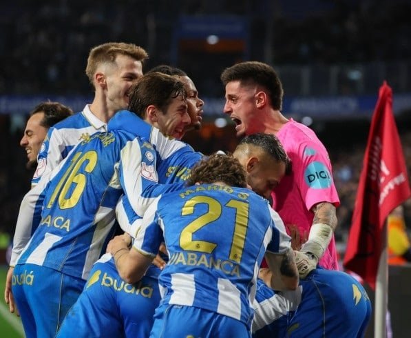 Últimas Noticias: El Debutante Y Juvenil Noé Carrillo Da El Pase Al Deportivo Ante El Mallorca