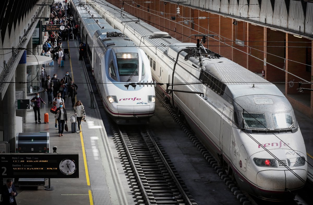 Transportes apura el plazo para frenar la orden del Congreso de mejorar las indemnizaciones de Renfe a los viajeros