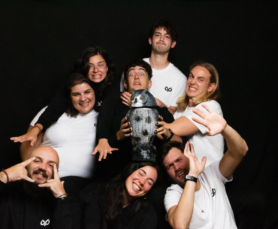 Desarrollo: Últimas Noticias: Estudiantes Y Profesores Conectados