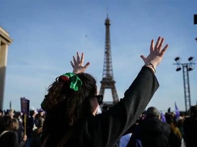 Aborto: Francia rehabilita mujeres condenadas por abortar