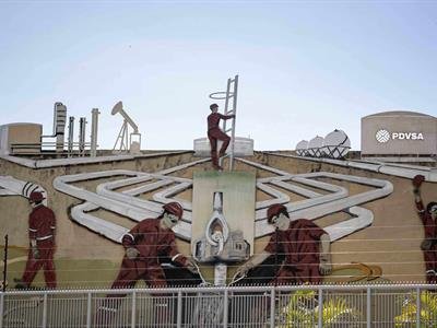 Las tres grandes crisis de la industria del petróleo en Venezuela