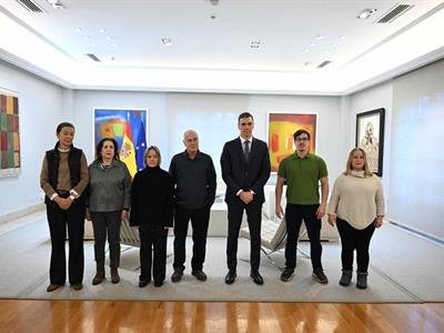 Pedro Sánchez se reúne con familiares de españoles detenidos