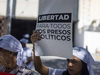 Familiares informan excarcelación de 71 detenidos en Venezuela