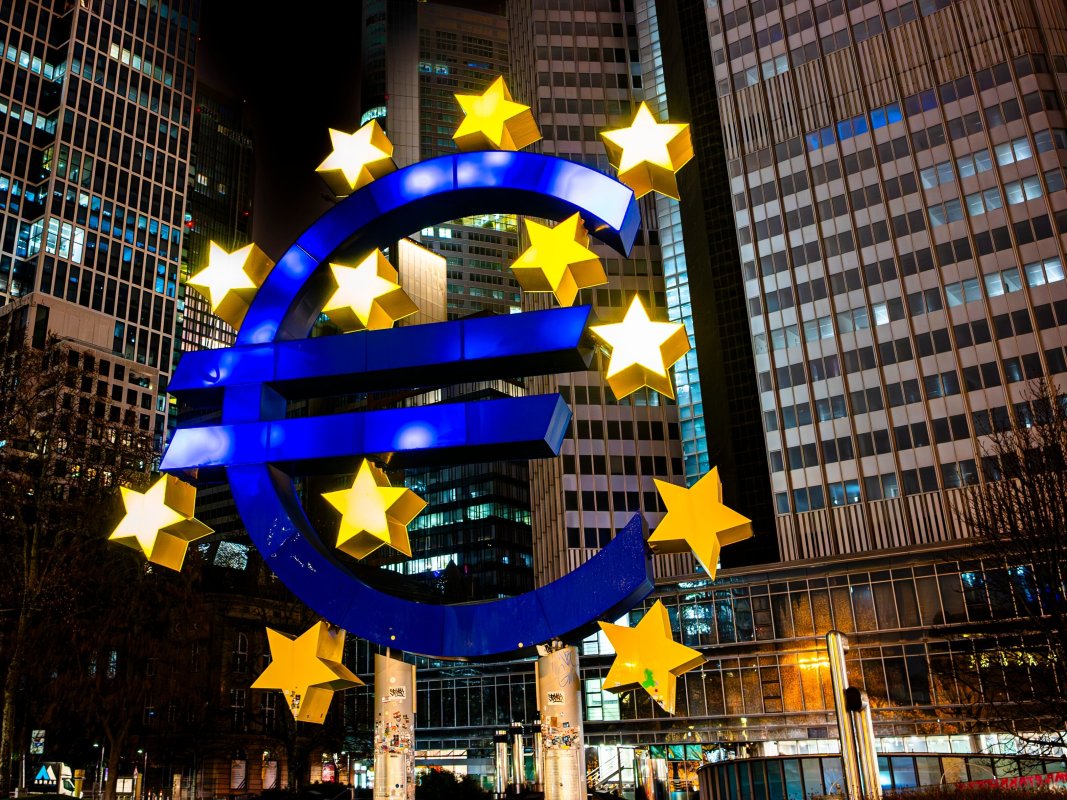 El Euro Firma Su Año Más Alcista Desde 2017 Y Apunta A Desbordar Los 1,20 Dólares En 2026