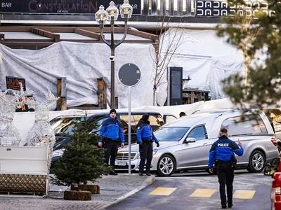 Cuarenta muertos y 115 heridos tras incendio en bar en Suiza