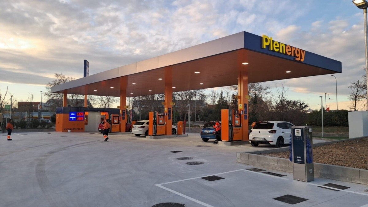 Plenergy Y Ballenoil Reactivan La Batalla De La Gasolina ‘Low Cost’: Una Estación De Servicio Nueva Cada Cuatro Días