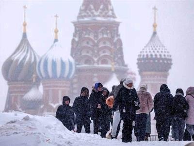 Los rusos vuelven al trabajo con sus ciudades colapsadas por nieve