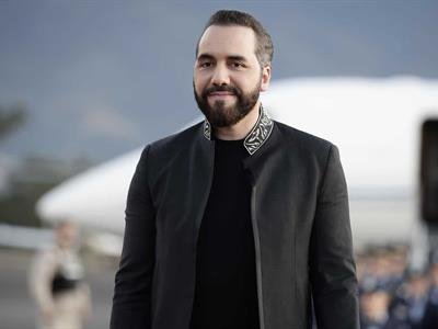 El Salvador: el Congreso aprueba pago extra en enero