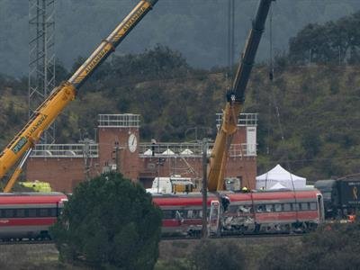 En Directo: Carril Fracturado Posible Razón De Accidente De Tren En España