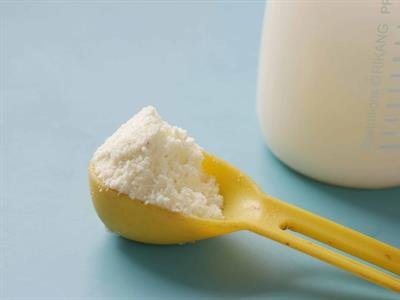 Proponen limitar dosis de toxinas en la leche en polvo en la UE