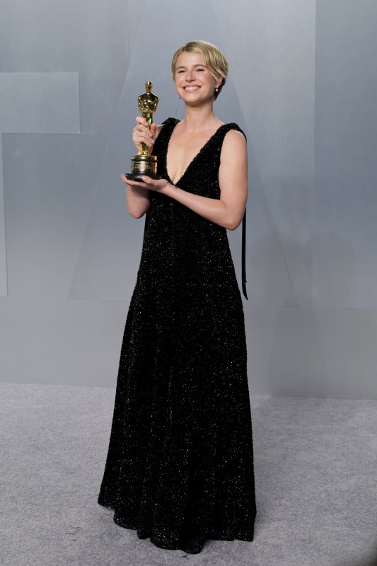 Especial: De La Armadura De Karol G Al ‘Show’ De Anya Taylor-Joy: Todos Los ‘Looks’ De Fiesta Post-Oscar De Vanity Fair