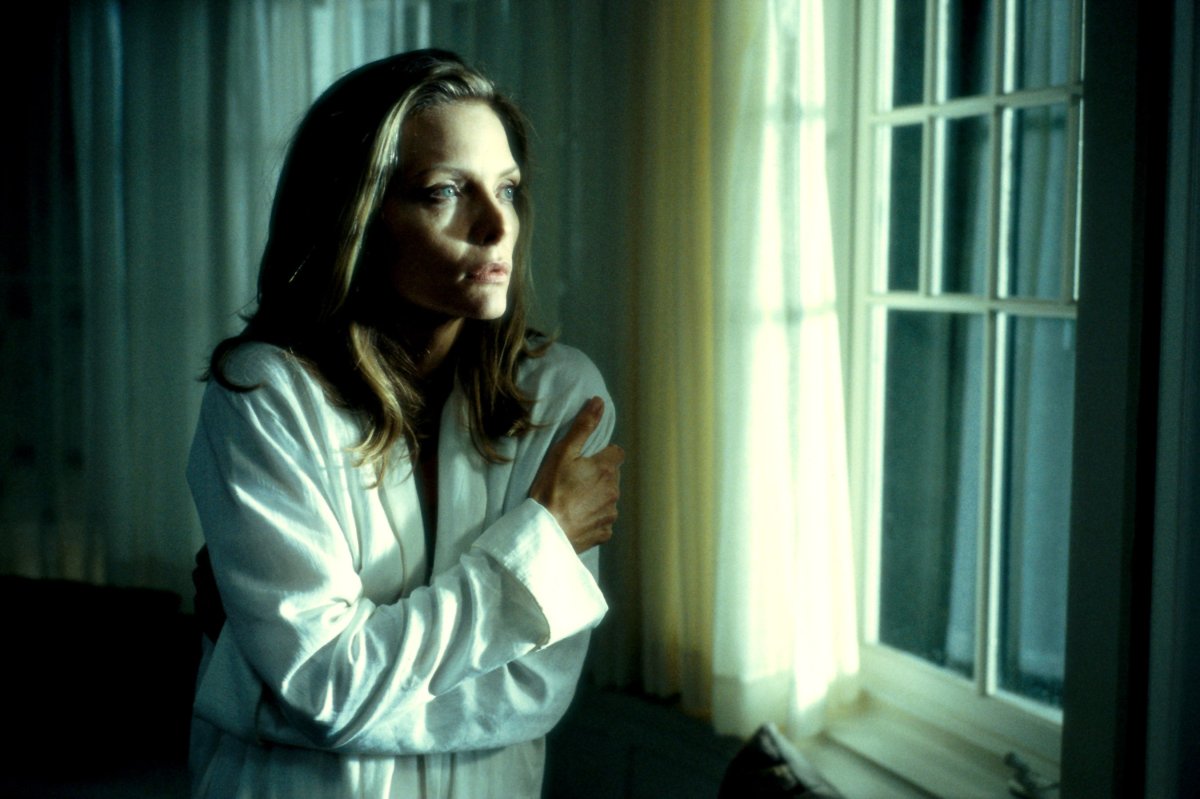 Una mansión y una mujer que sospecha que su marido la quiere matar, la fórmula mágica de la ficción