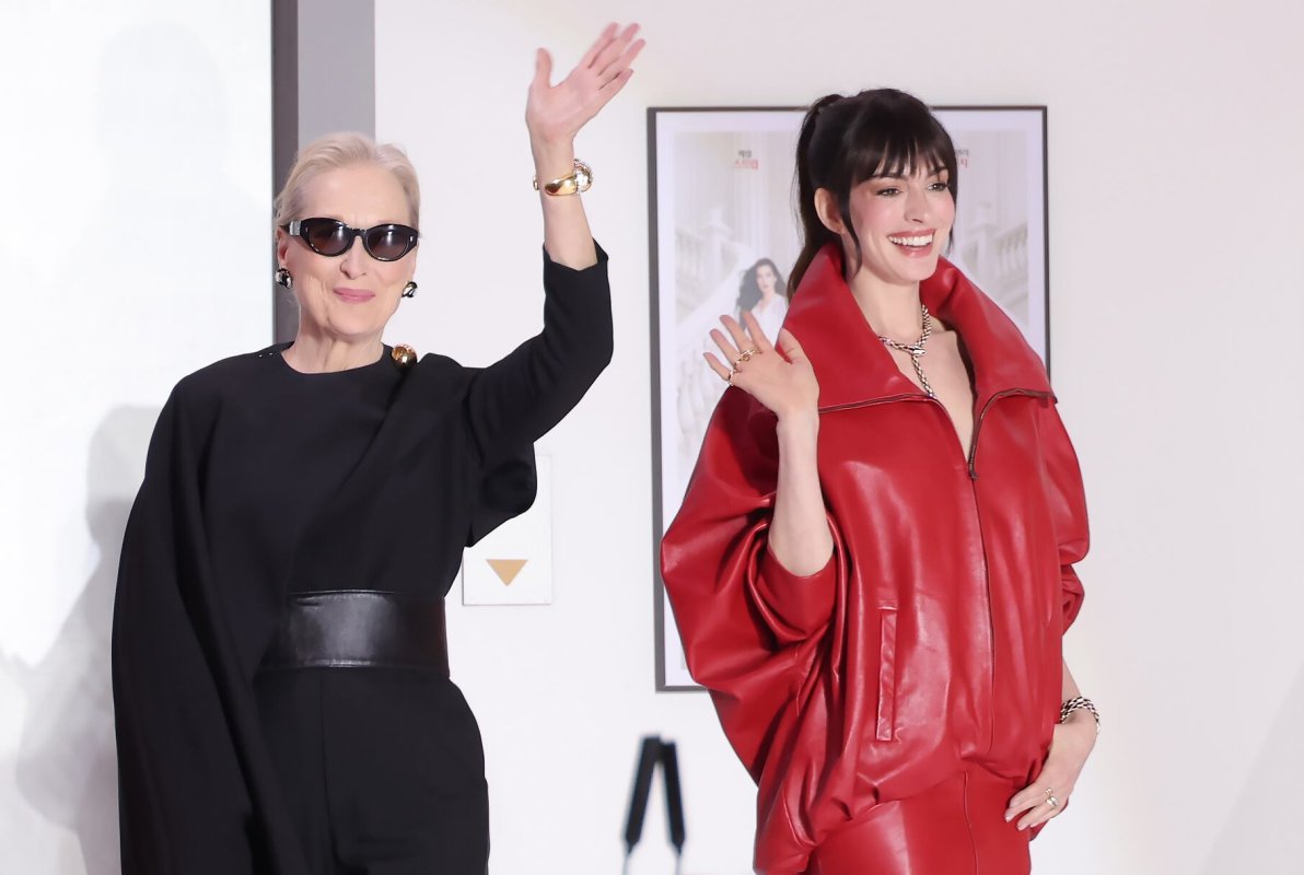 Miranda Priestly quedaría impresionada: los ‘looks’ de Meryl Streep y Anna Hathaway en la promoción de ‘El diablo viste de Prada’