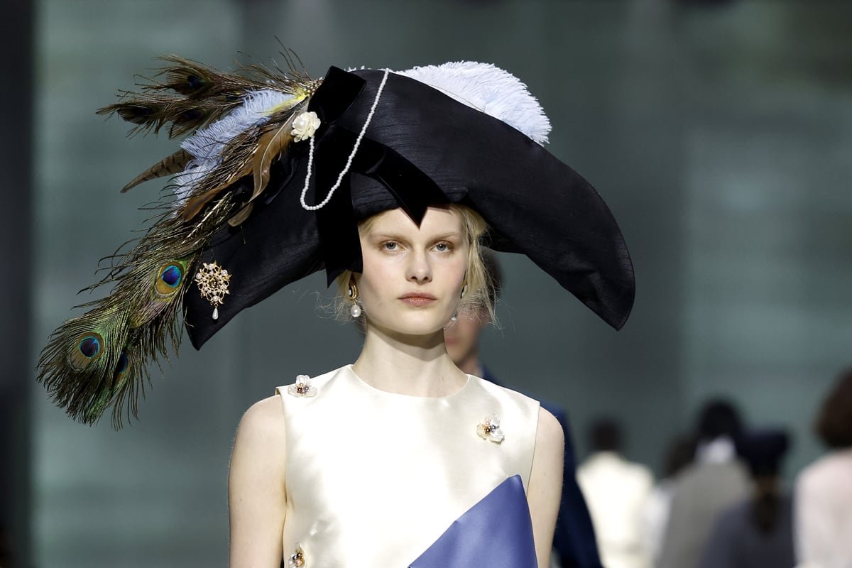 Armaduras, transparencias y romanticismo: todo lo que vimos en 080 Barcelona Fashion