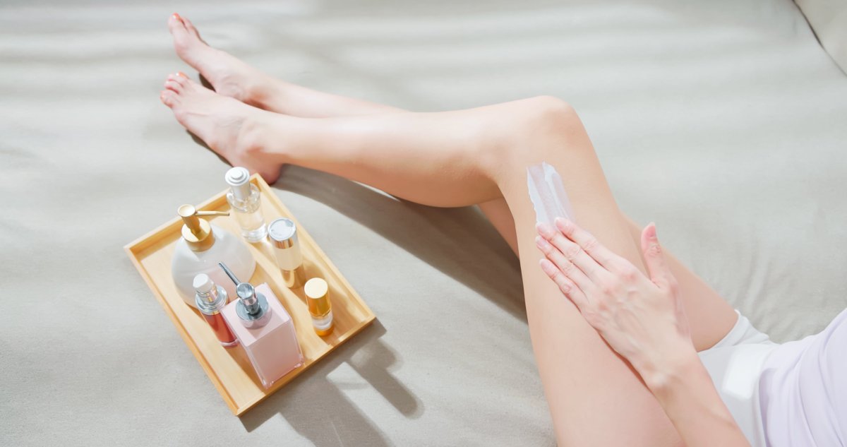 Actualidad: Untarse Vaselina Por Encima De La Crema Corporal: ¿De Verdad Funciona El Último Fenómeno Viral?