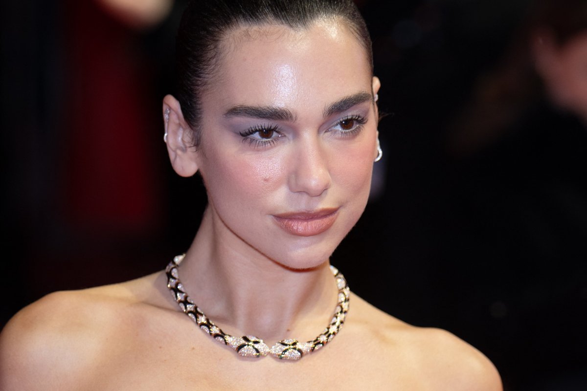 Dua Lipa muestra por fin su vestido de novia: el secreto mejor guardado de su boda era un alta costura de Chanel