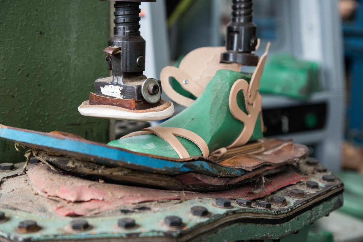 En Directo: Camper Amplía Su Mercado Con Una Marca De Sandalias De Lujo