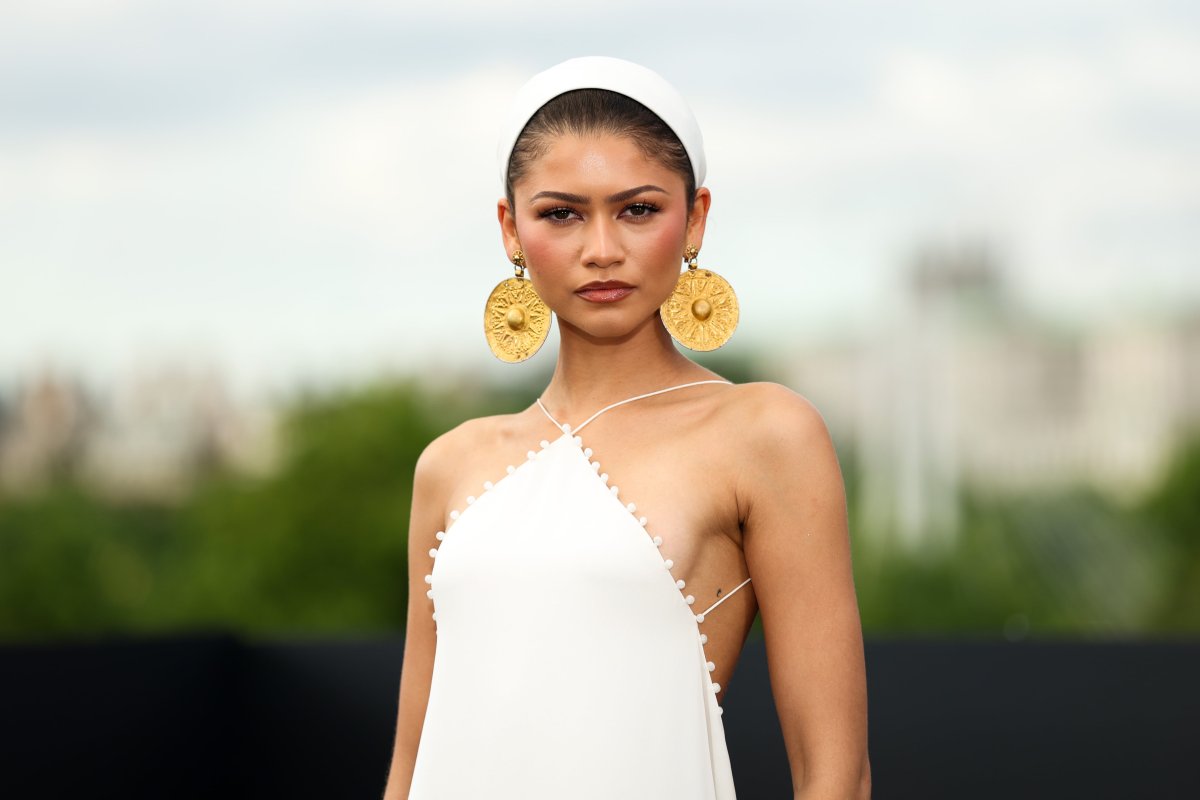 Qué hace una reliquia arqueológica en una alfombra roja con Zendaya: los polémicos pendientes de 3.000 años de antigüedad