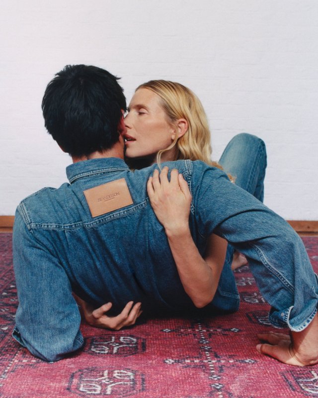 Erotismo y complicidad: Dree Hemingway protagoniza con su pareja la nueva campaña de JW Anderson