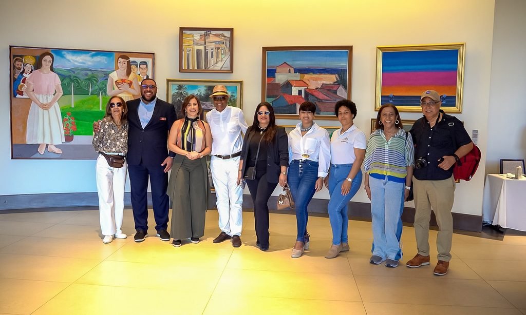 Adompretur visita Hotel Santiago, Curio Collection by Hilton y otros atractivos turísticos de la Ciudad Corazón