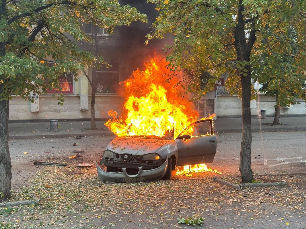 Un fotógrafo español sale ileso del impacto de un dron ruso contra su coche en el este de Ucrania