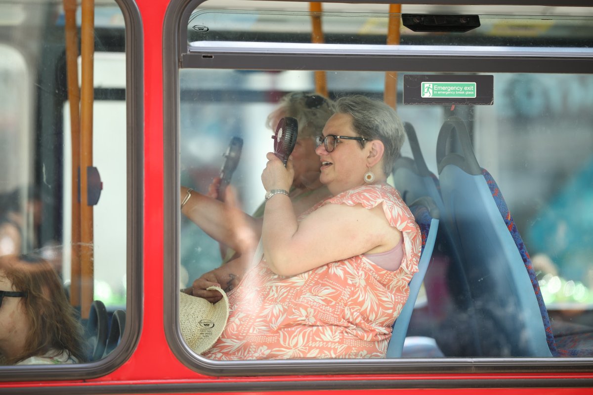La tortura del transporte público de Londres en los meses de verano